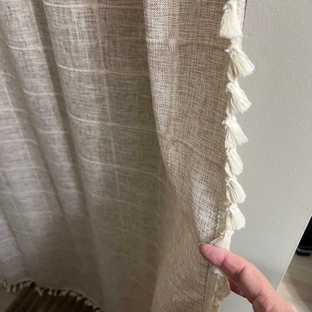 Woven fabric shower curtain - Picture 3 of 6
